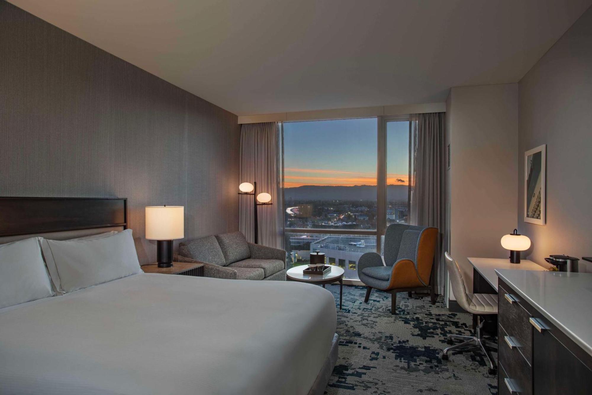 Отель Hilton Сан-Хосе Экстерьер фото